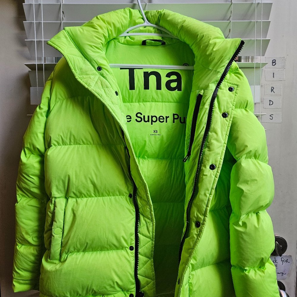 Aritzia xs Superpuff